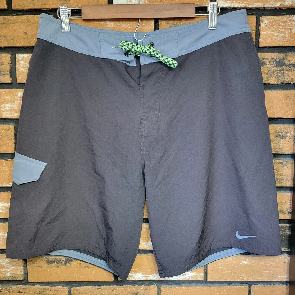 Nike Board Shorts Black Drawstring Polyester Swim Trunks Beach Jammer Men 34 EUC